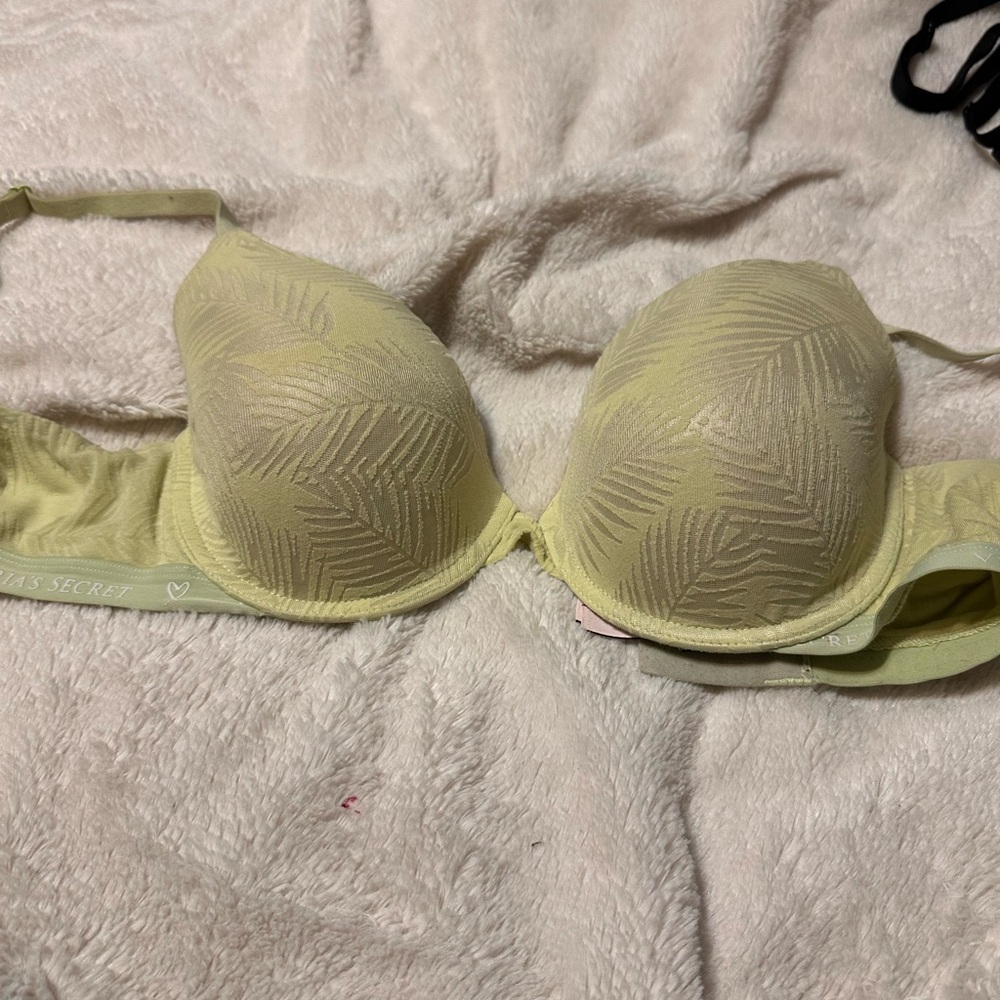 Victoria's Secret Light Green Bra